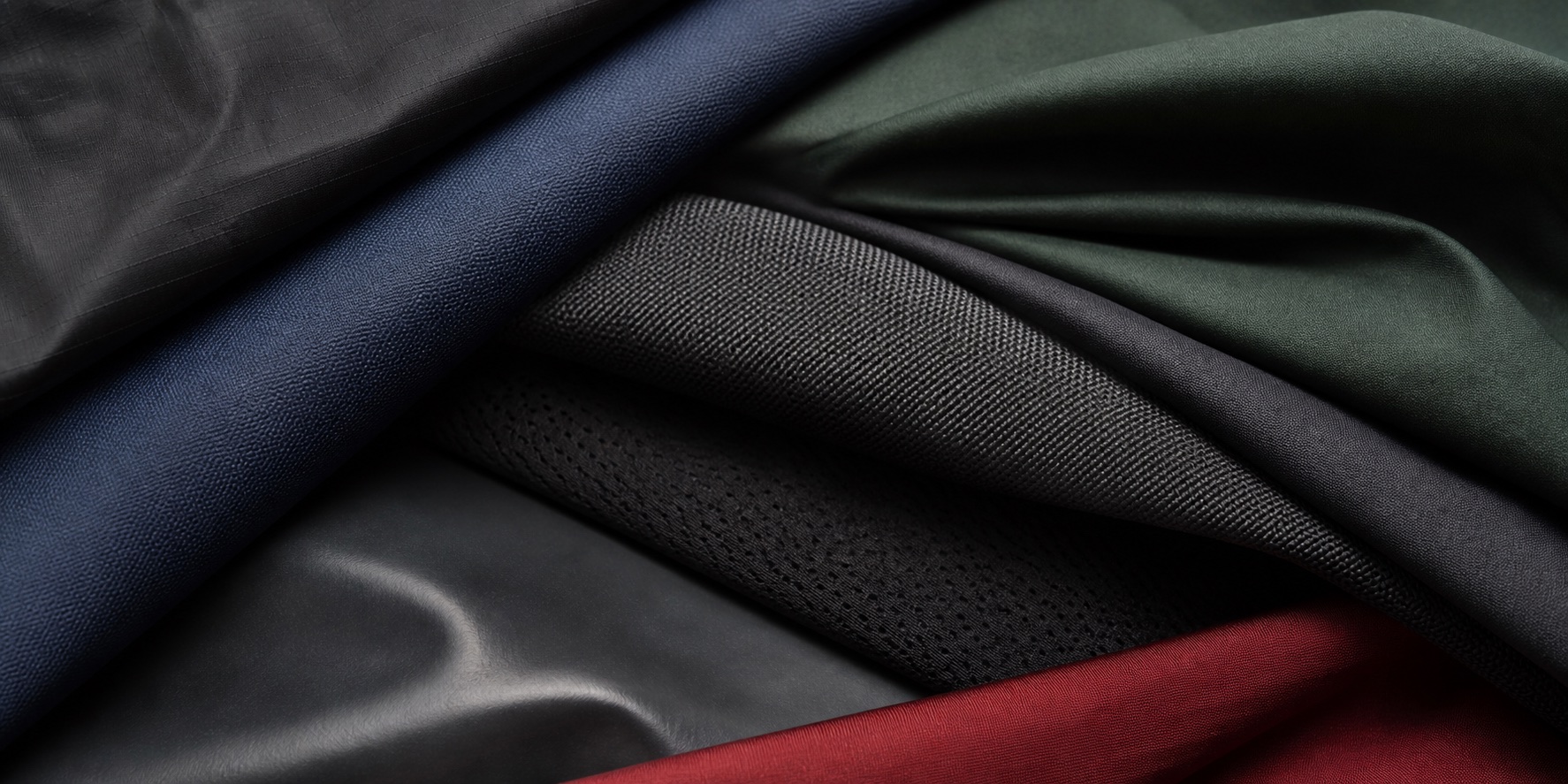 اختيار أقمشة نايلون وبوليستر وخلطات طبيعية للملابس الرياضية